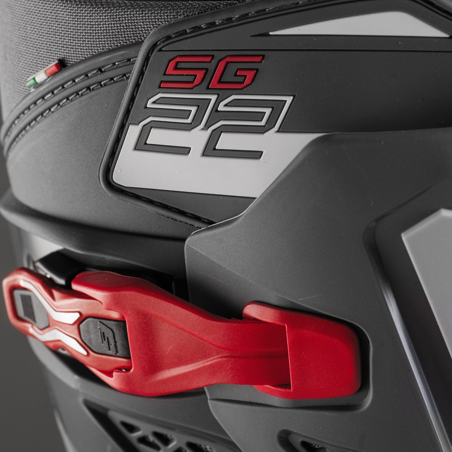 GAERNE SG-22 ANTHRACITE/BLACK/RED BOOTS