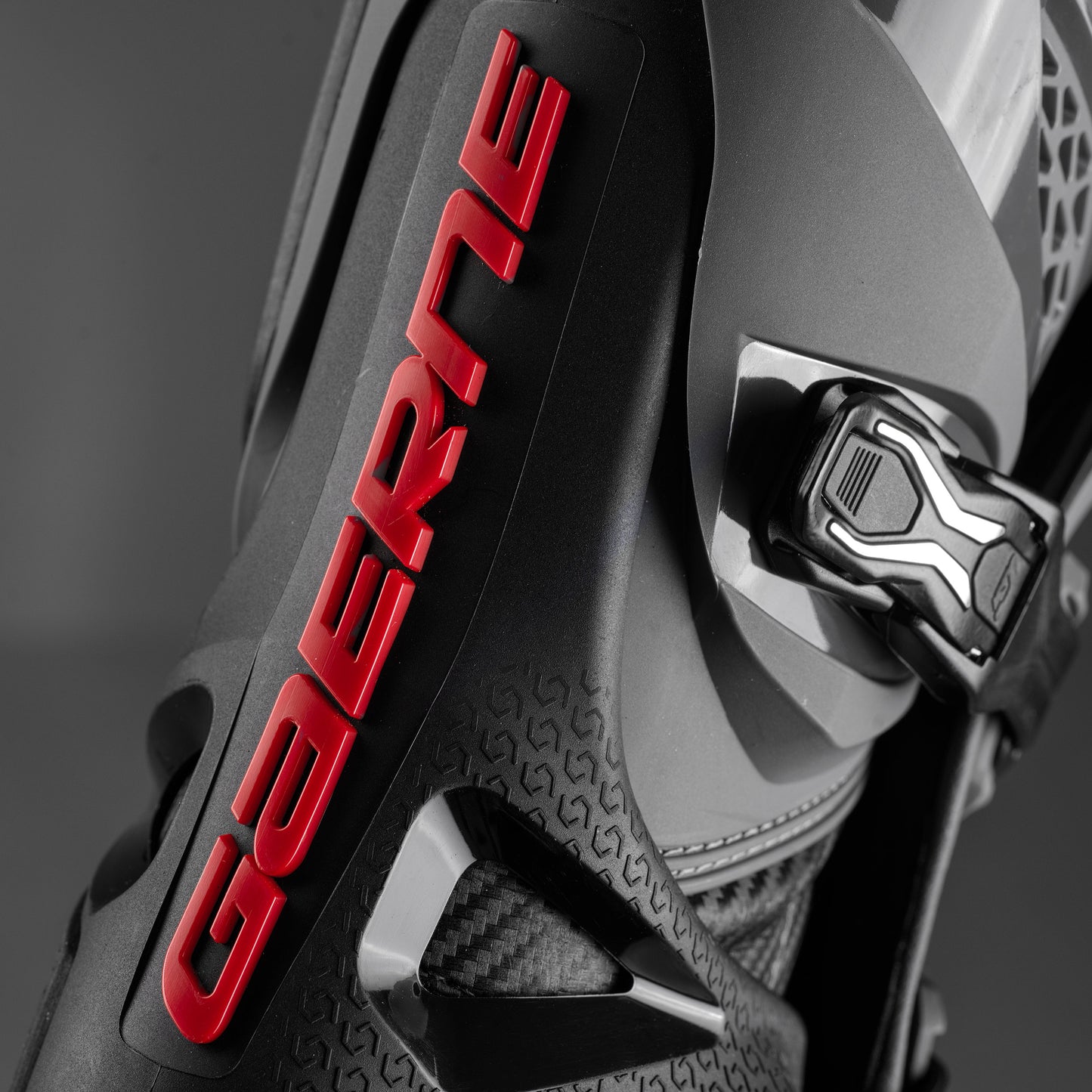GAERNE SG-22 ANTHRACITE/BLACK/RED BOOTS
