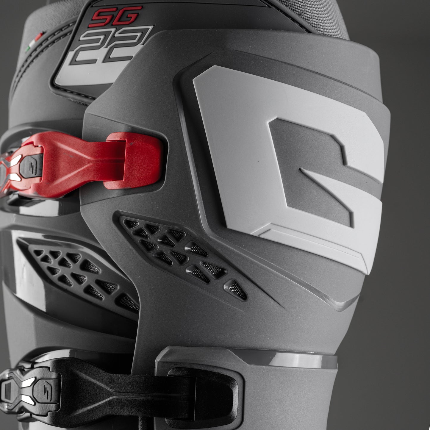 GAERNE SG-22 ANTHRACITE/BLACK/RED BOOTS