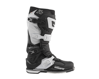 GAERNE SG-22 BLACK/WHITE BOOTS