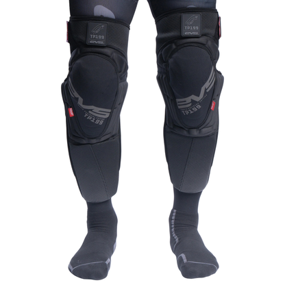 EVS TP199 KNEE PADS BLACKOUT