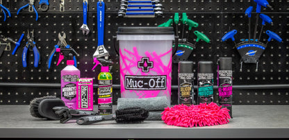 MUC-OFF DIRT BUCKET CLEANING KIT