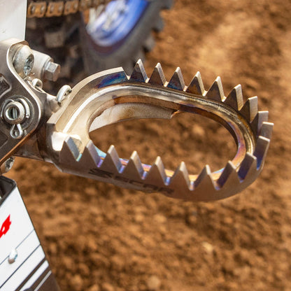 SCAR TITANIUM ANTI-MUD FOOTPEGS HONDA CRF250R/CRF450R 02-25 CR125R/CR250R 02-07