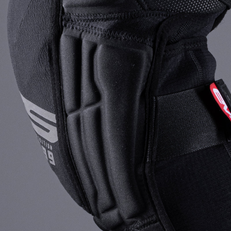 EVS TP199 KNEE PADS BLACKOUT