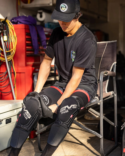 EVS TP199 KNEE PADS BLACKOUT
