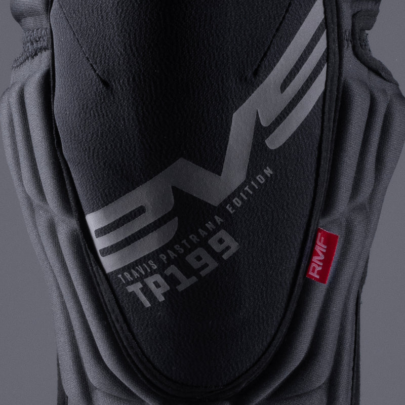 EVS TP199 KNEE PADS BLACKOUT